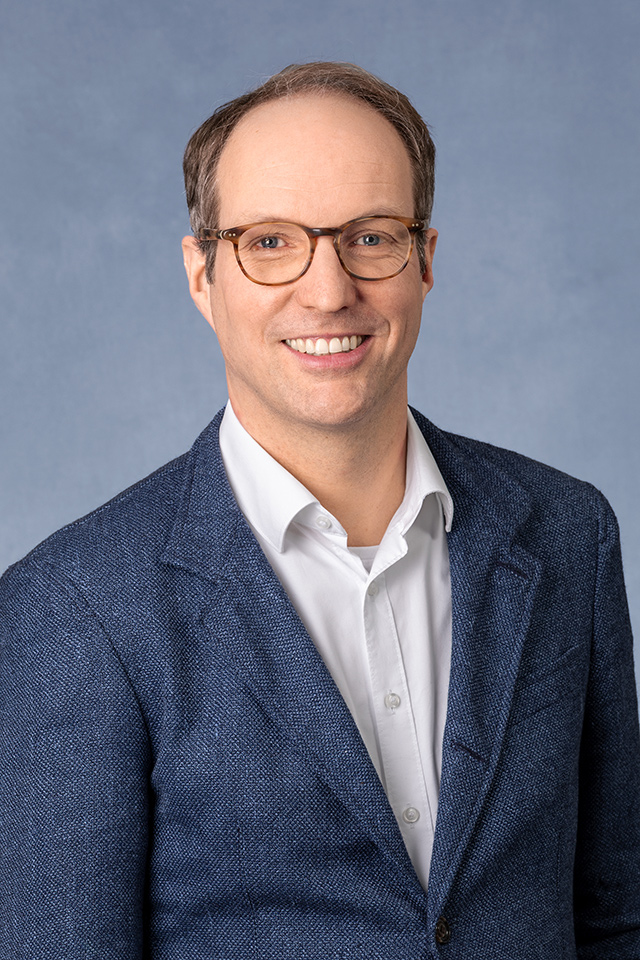 Portraitfoto von Alexander Holle