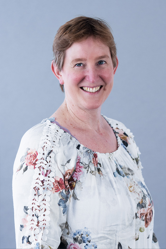 Portraitfoto von Ruth Maria Kosow